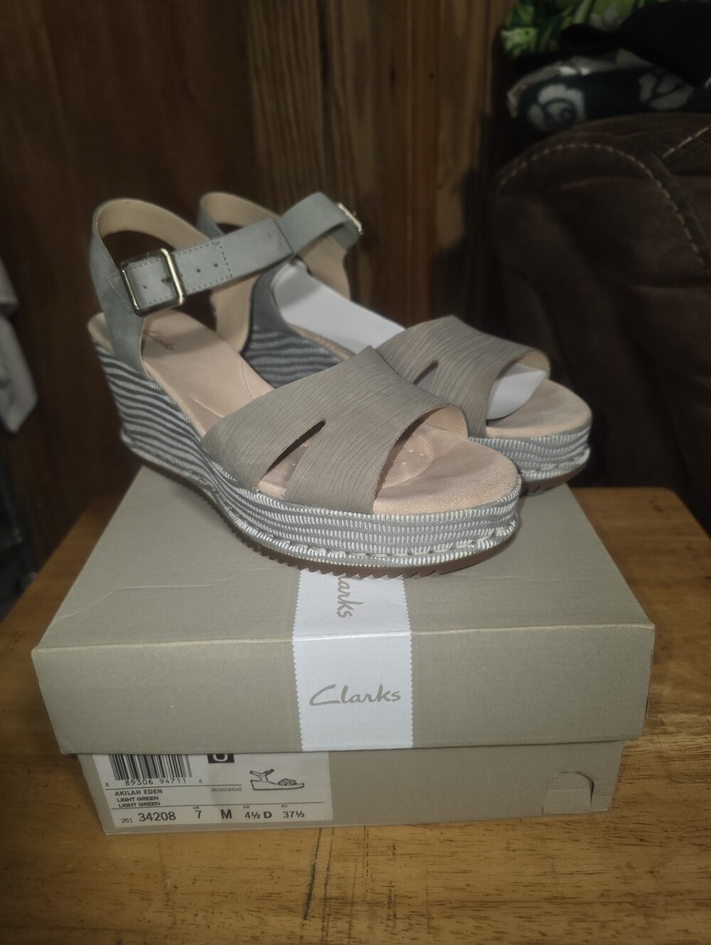 Clarks Akilah Eden Size 7
